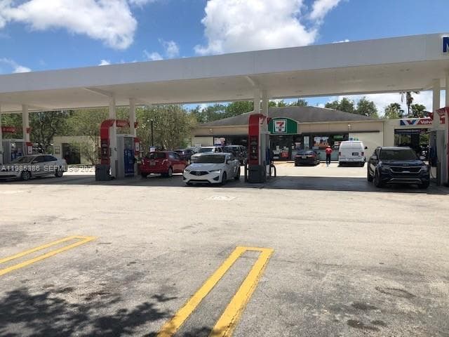 Confidential, Kendall FL 33173 — zdjęcie 2