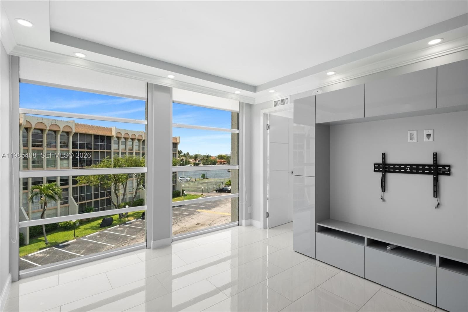 701 Three Islands Blvd # 411, Hallandale Beach, FL 33009 — zdjęcie 5