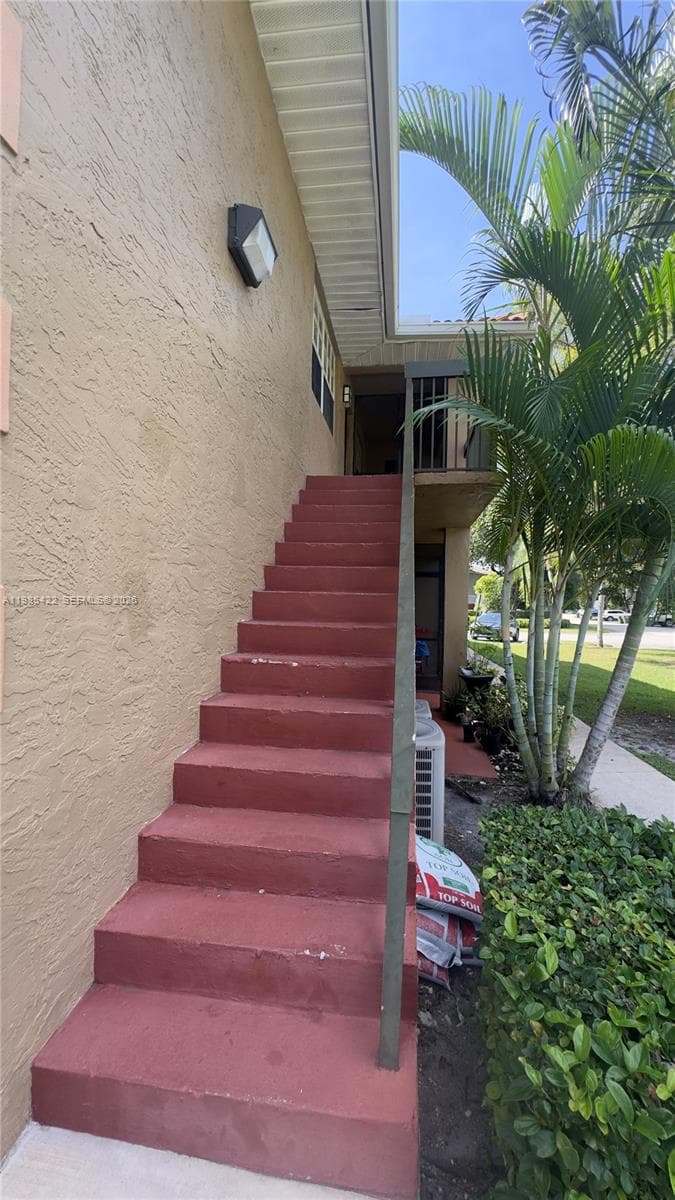 10480 NW 8th St # 201, Pembroke Pines, FL 33026 — zdjęcie 2