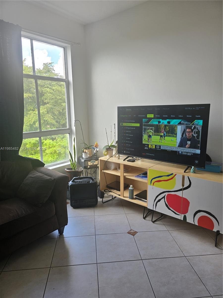 7420 W 20th Ave # 451, Hialeah, FL 33016 — zdjęcie 4