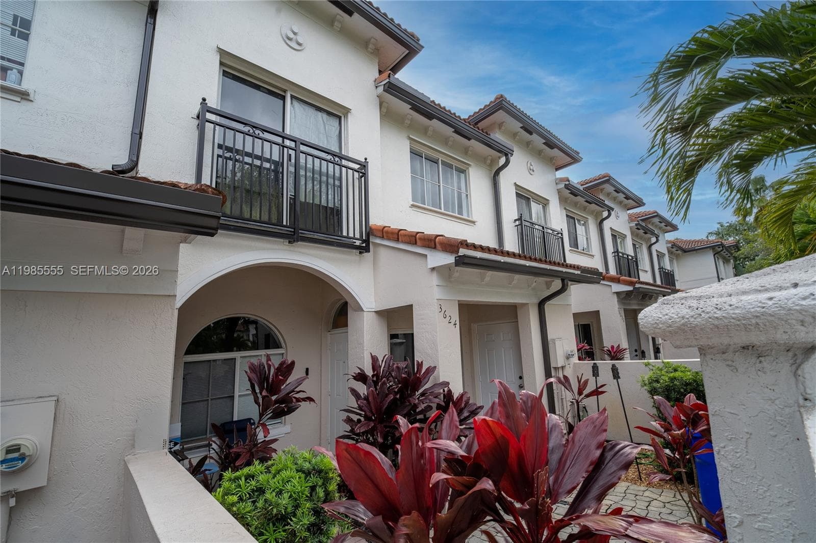 3624 NW 29th Pl, Lauderdale Lakes, FL 33311 — zdjęcie 3