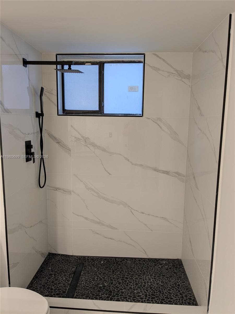 601 Ives Dairy Rd # 103-8, Miami, FL 33179 — zdjęcie 3