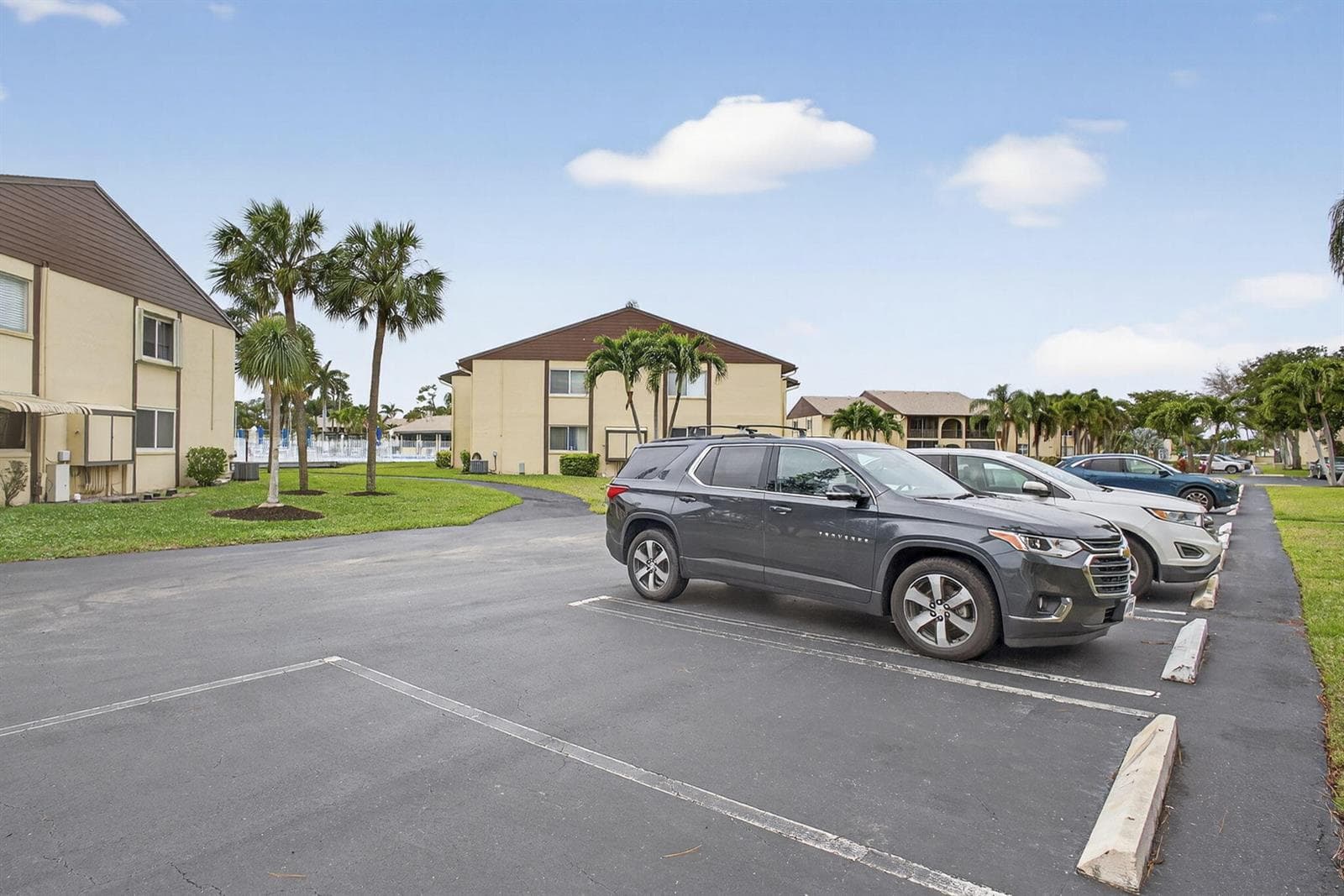 327 Pine Ridge Circle # A-1, FL 33463 — zdjęcie 4