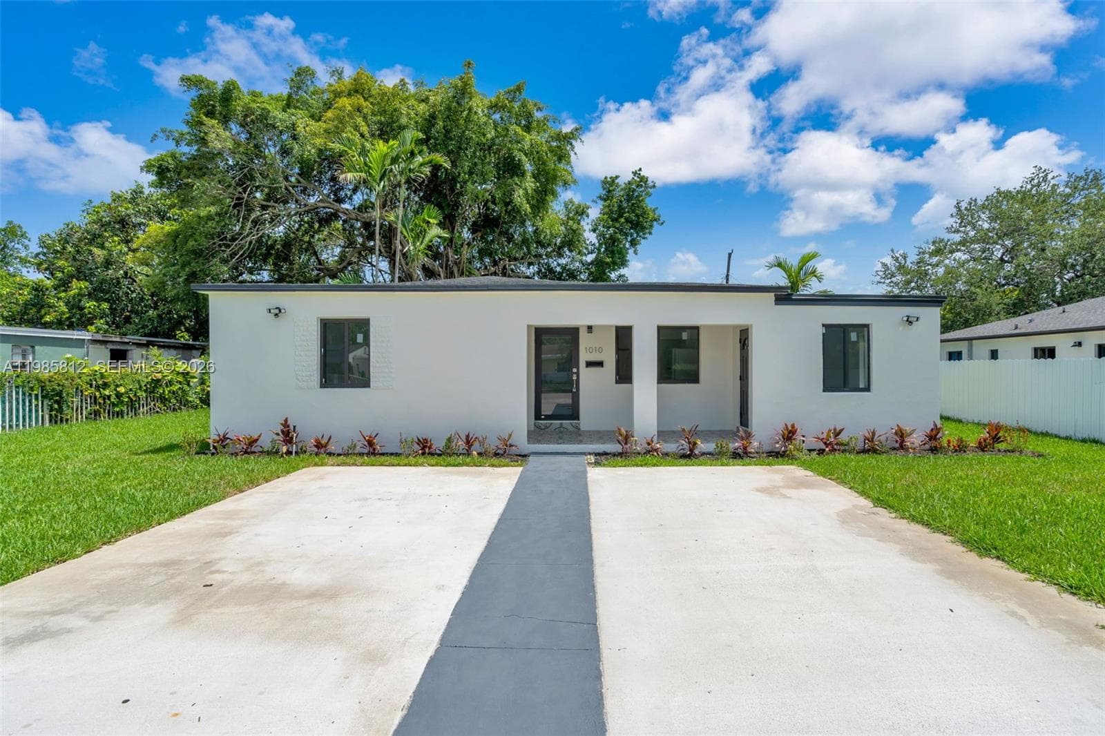 1010 NE 140th St, North Miami, FL 33161 — zdjęcie 2