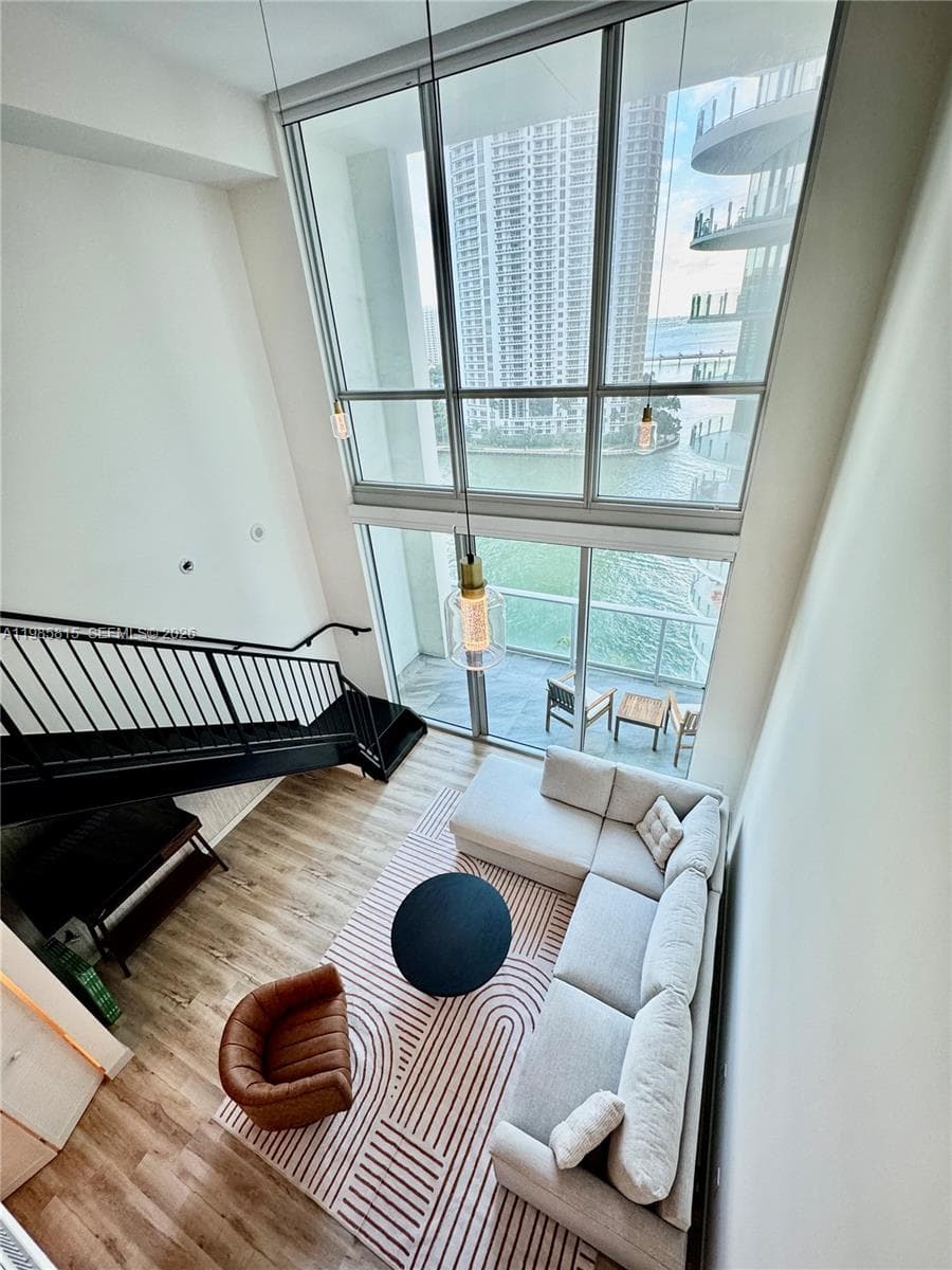 300 S Biscayne Blvd # L-1210, Miami, FL 33131