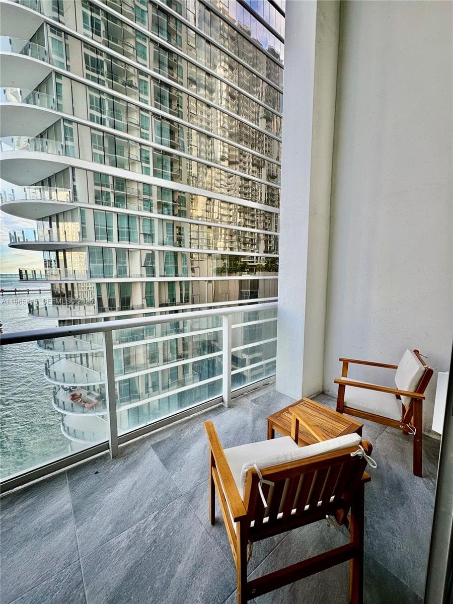 300 S Biscayne Blvd # L-1210, Miami, FL 33131 — zdjęcie 5