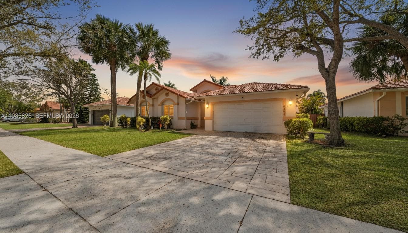 16898 Crestview Ln, Weston, FL 33326