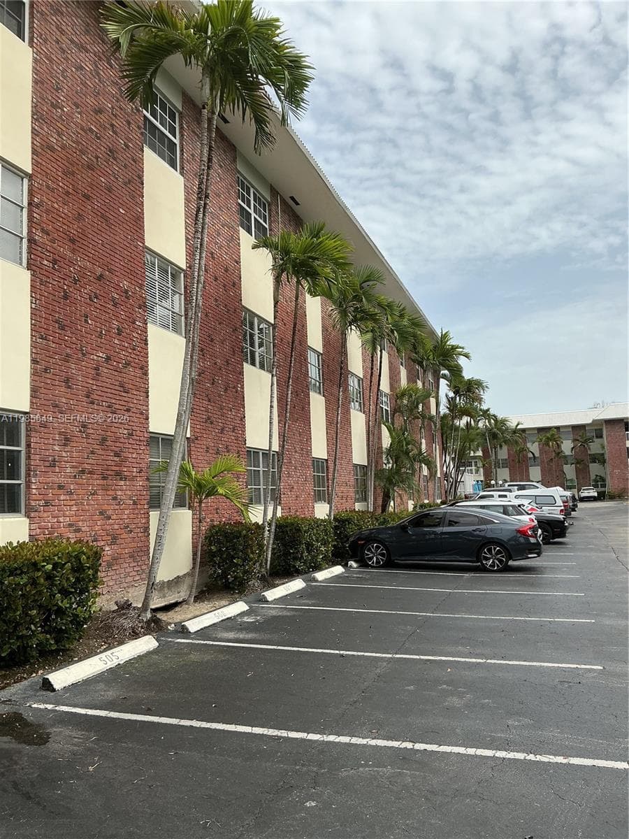 2424 SE 17th Cswy # 111B, Fort Lauderdale, FL 33316