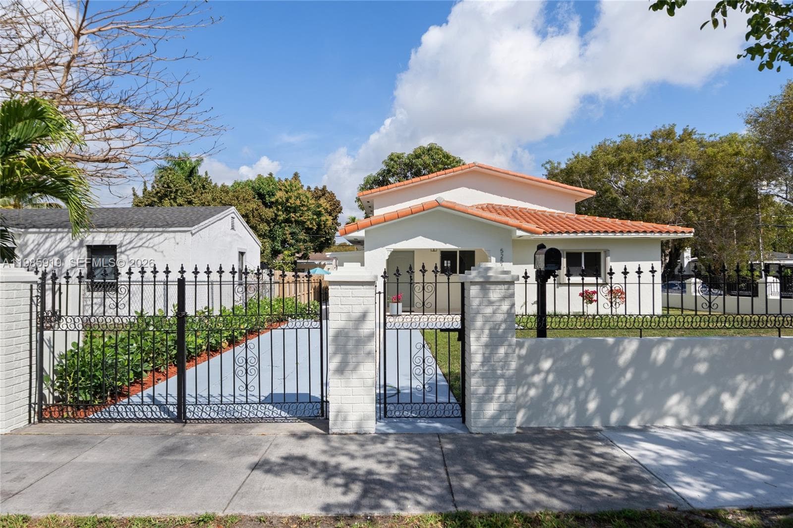 5251 SW 6th St, Miami, FL 33134 — zdjęcie 3