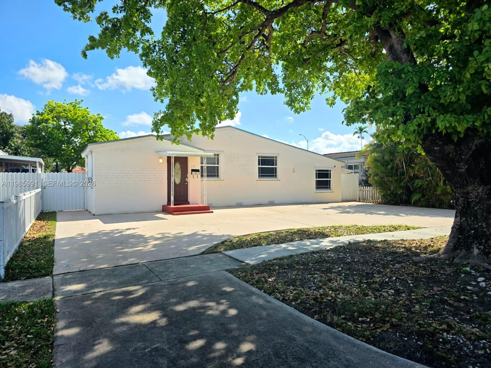 210 E 59th St, Hialeah, FL 33013