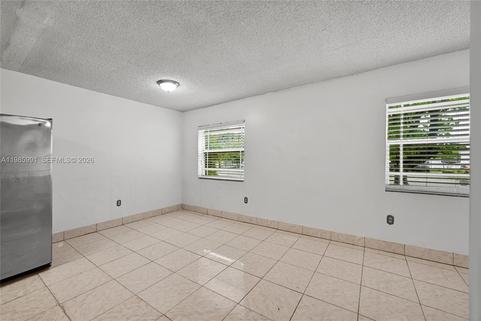 210 E 59th St, Hialeah, FL 33013 — zdjęcie 4