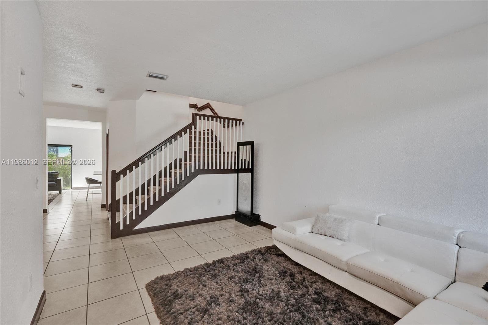 408 NE 212th Ter, Miami, FL 33179 — zdjęcie 2