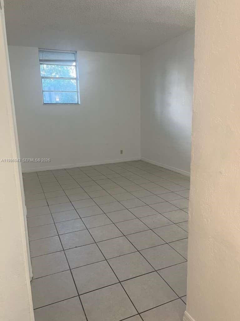 4550 NW 9th St # 114E, Miami, FL 33126 — zdjęcie 4