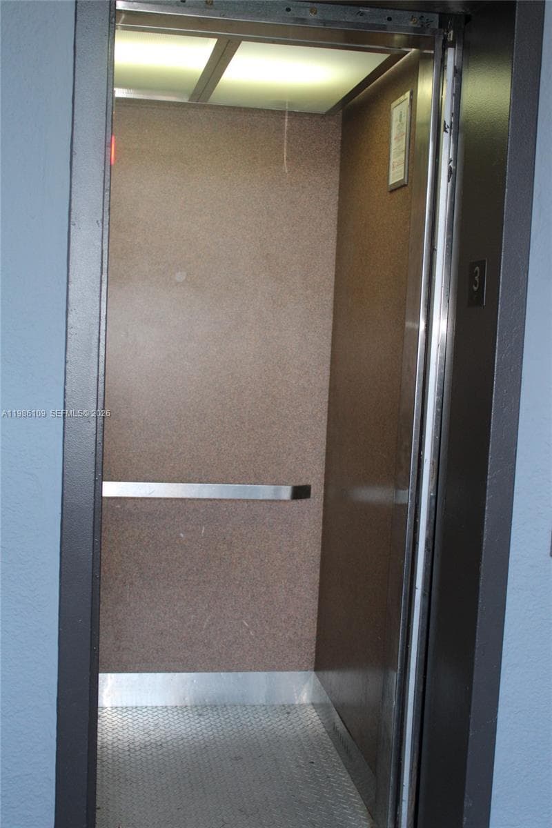 6055 W 19th Ave # 417, Hialeah, FL 33012 — zdjęcie 5