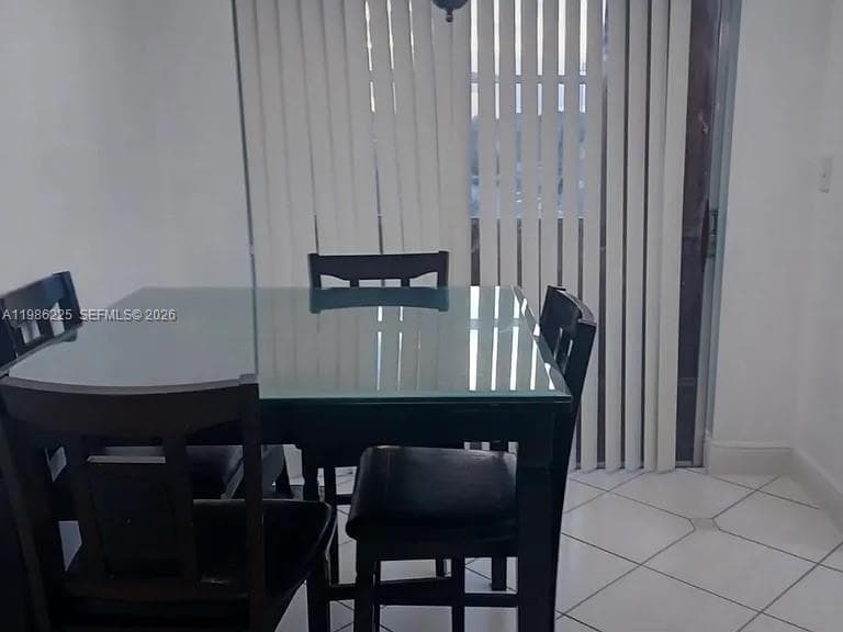 6620 W 2nd Ct # 407, Hialeah, FL 33012 — zdjęcie 2