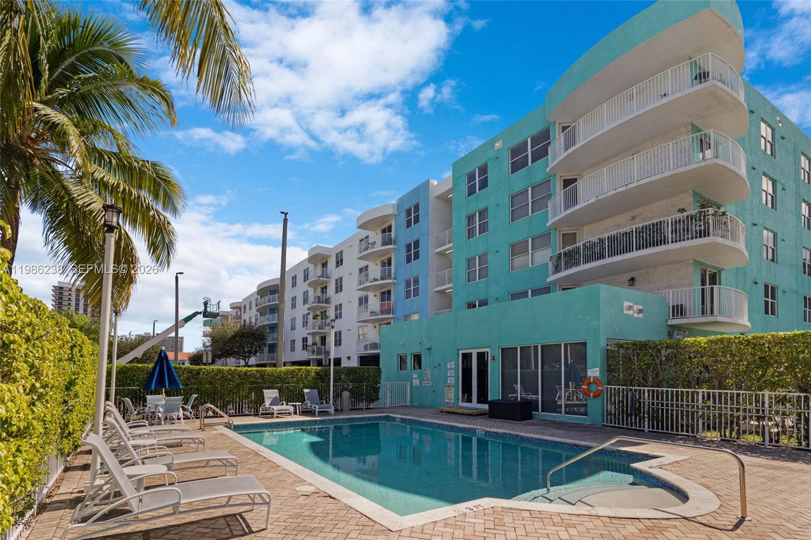 1555 N Treasure Dr # 205, North Bay Village, FL 33141 — zdjęcie 3