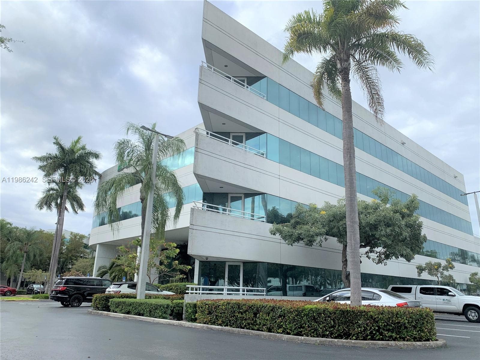 5959 Waterford District Dr # 200, Miami, FL 33126
