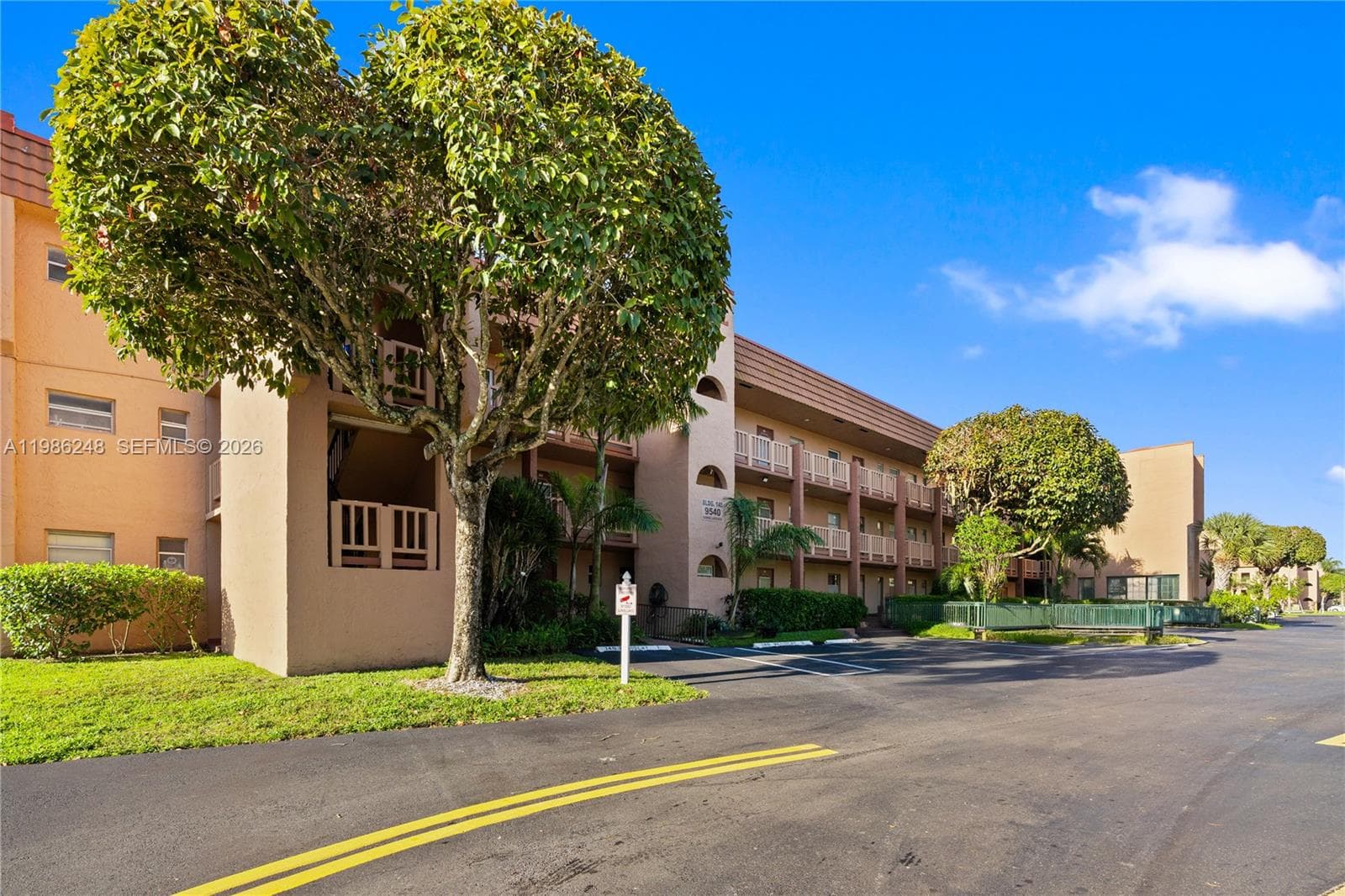 9540 Sunrise Lakes Blvd # 103, Sunrise, FL 33322 — zdjęcie 2