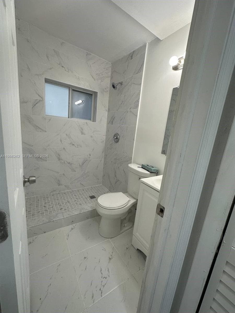 1812 NW 64th St, Miami, FL 33147 — zdjęcie 3