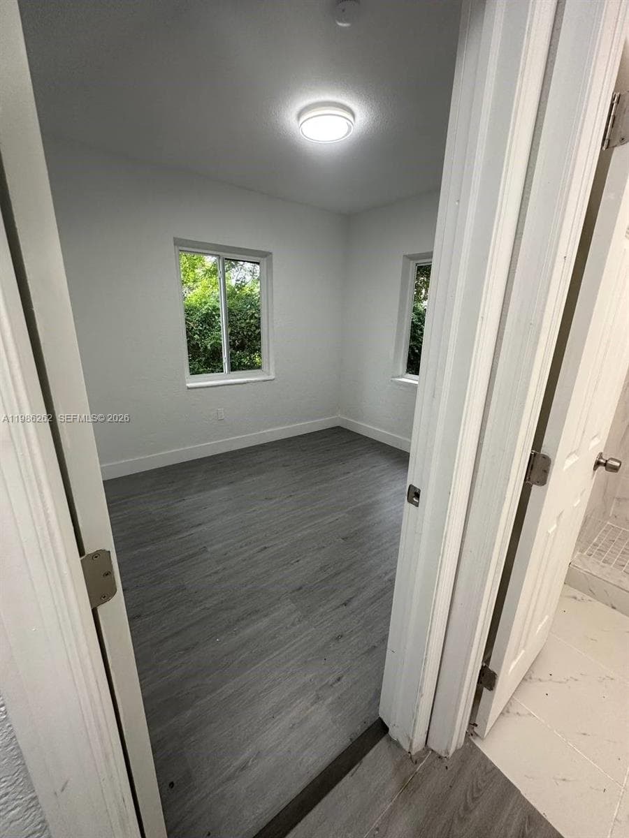 1812 NW 64th St, Miami, FL 33147 — zdjęcie 5