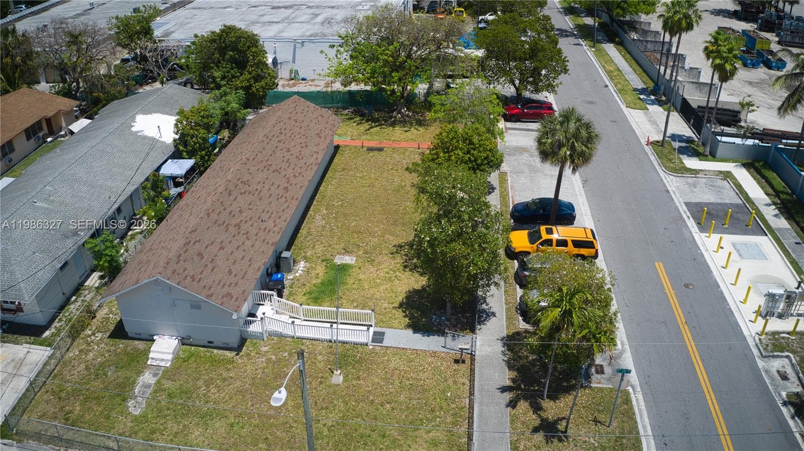 15947 NE 19th Pl, North Miami Beach, FL 33162 — zdjęcie 2