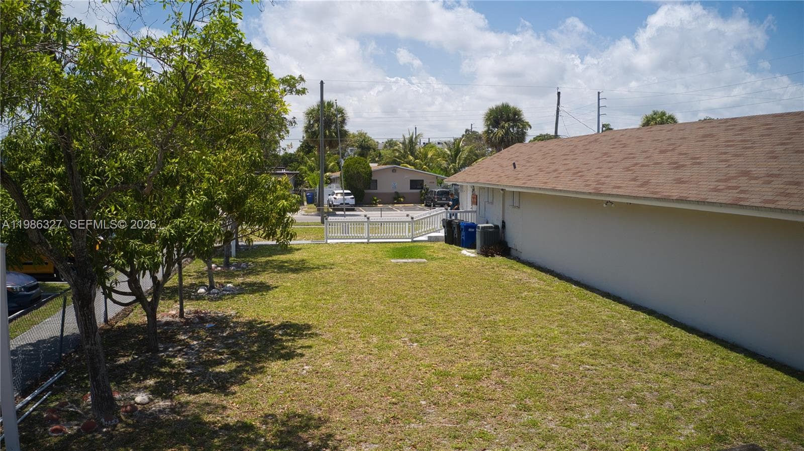 15947 NE 19th Pl, North Miami Beach, FL 33162 — zdjęcie 3