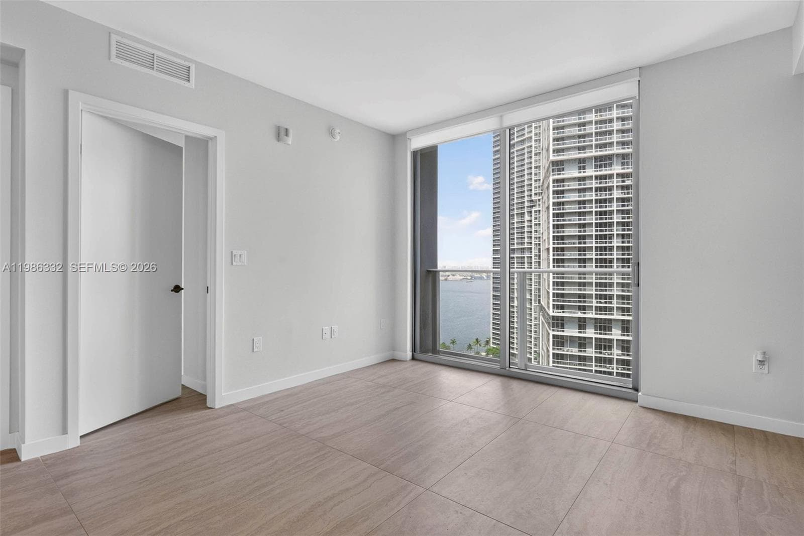 77 SE 5 St # 2015, Miami, FL 33131 — zdjęcie 5