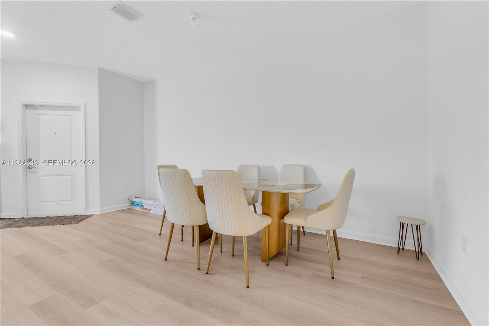 21068 NE 8th Ave, Miami, FL 33179 — zdjęcie 2