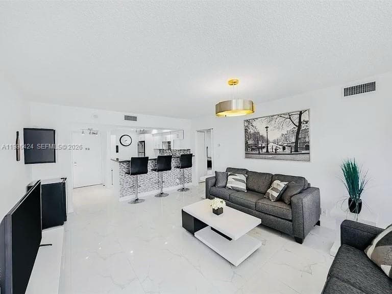 20301 W Country Club Dr # 1023, Aventura, FL 33180