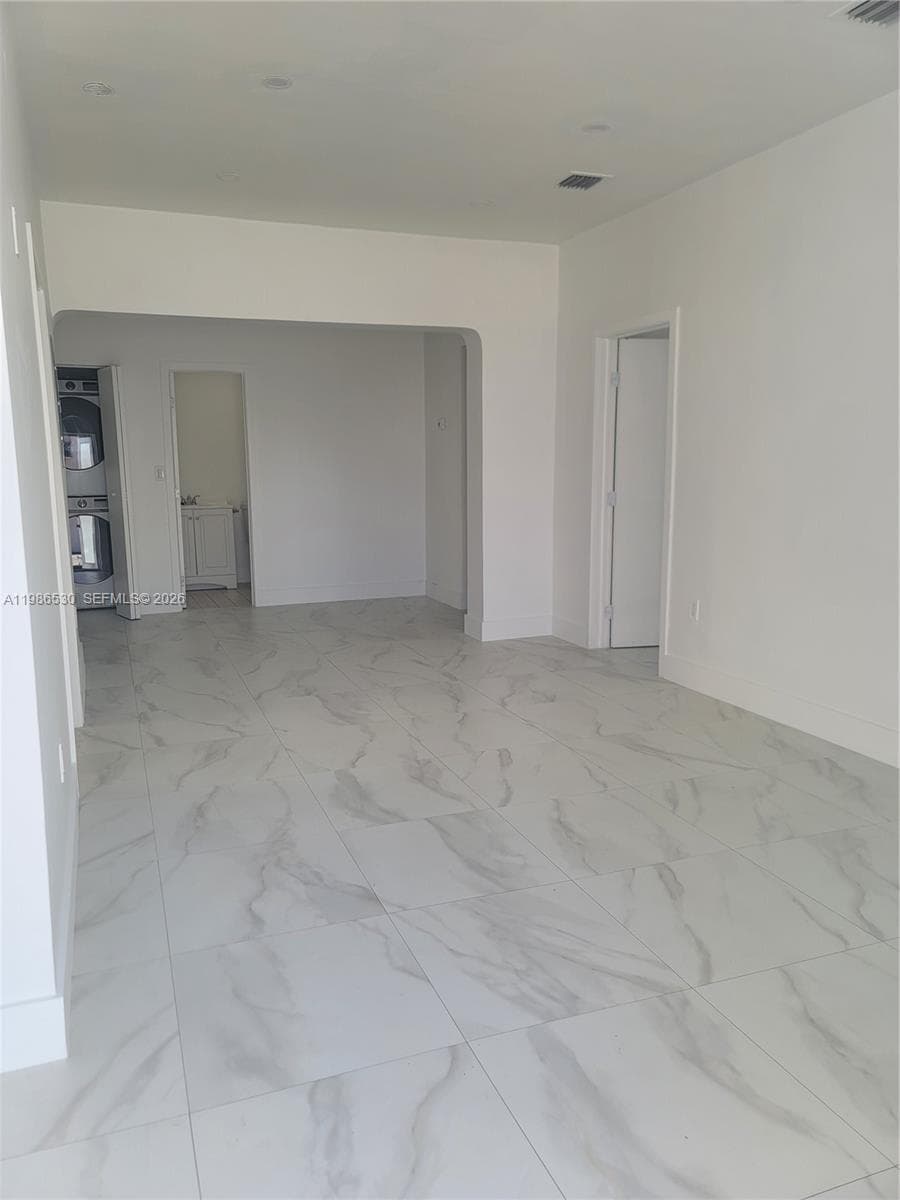 1975 NW 24th Ct, Miami, FL 33125 — zdjęcie 3