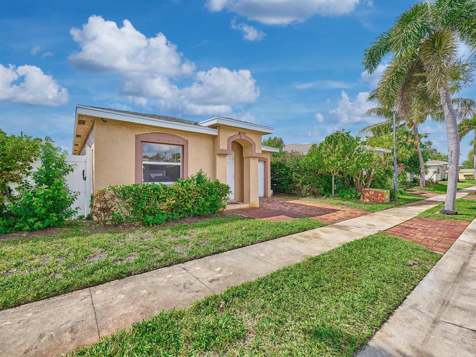 556 E Ridge Cir Circle N, Boynton Beach, FL 33435 — zdjęcie 2