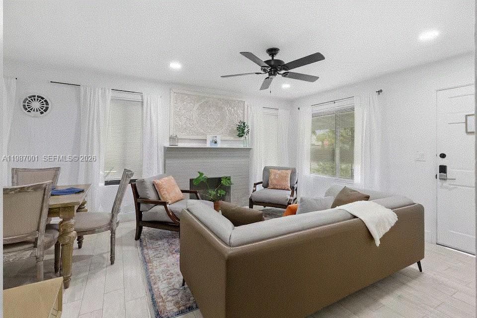 1608 NE 34th St, Oakland Park, FL 33334 — zdjęcie 5