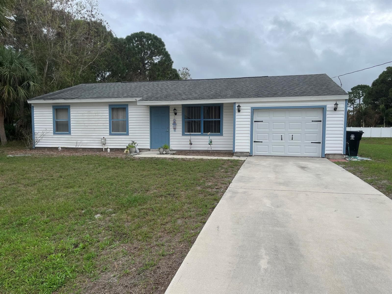 2122 SE Heathwood Circle, Port St. Lucie, FL 34952 — zdjęcie 2