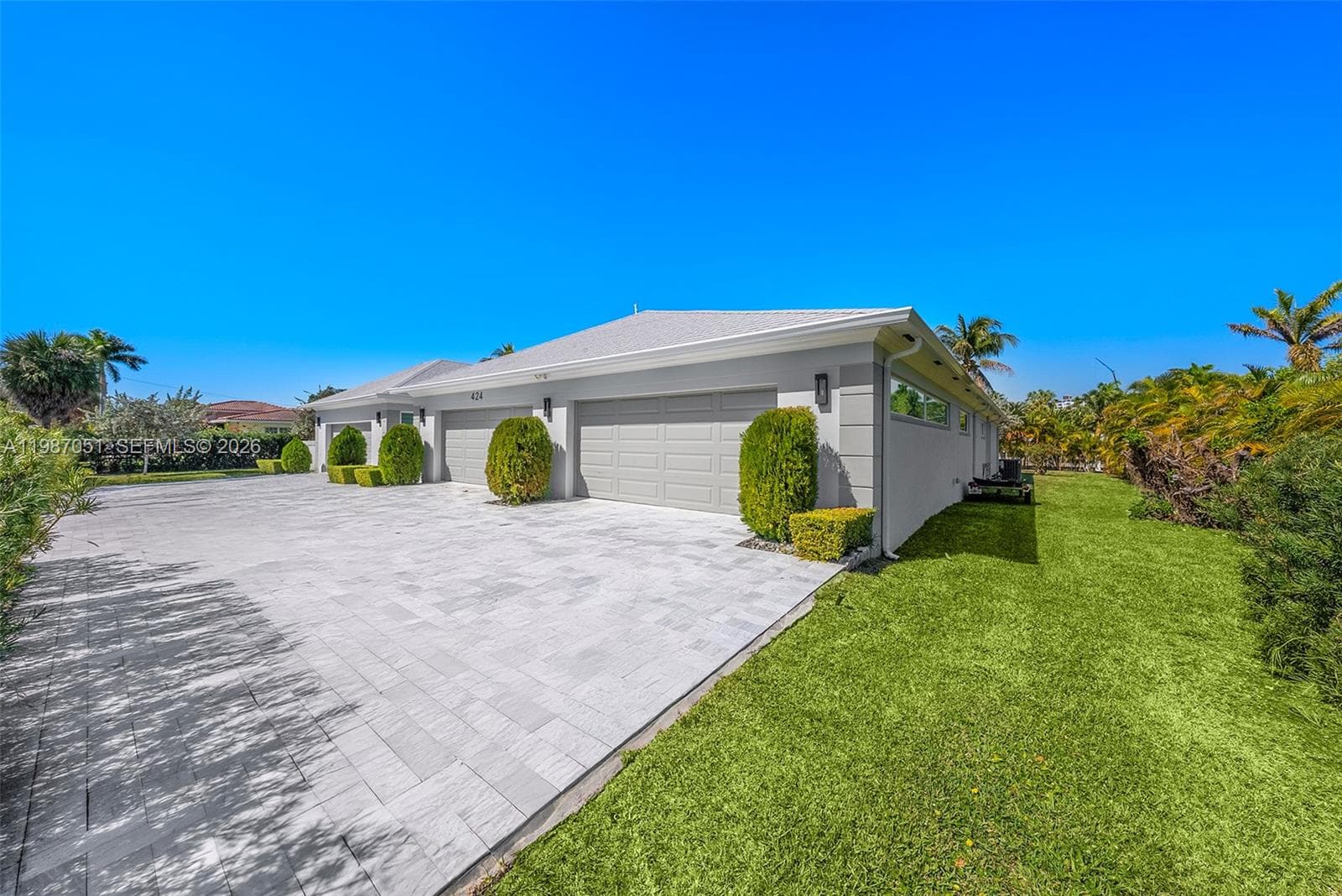 424 Alamanda Dr, Hallandale Beach, FL 33009 — zdjęcie 5