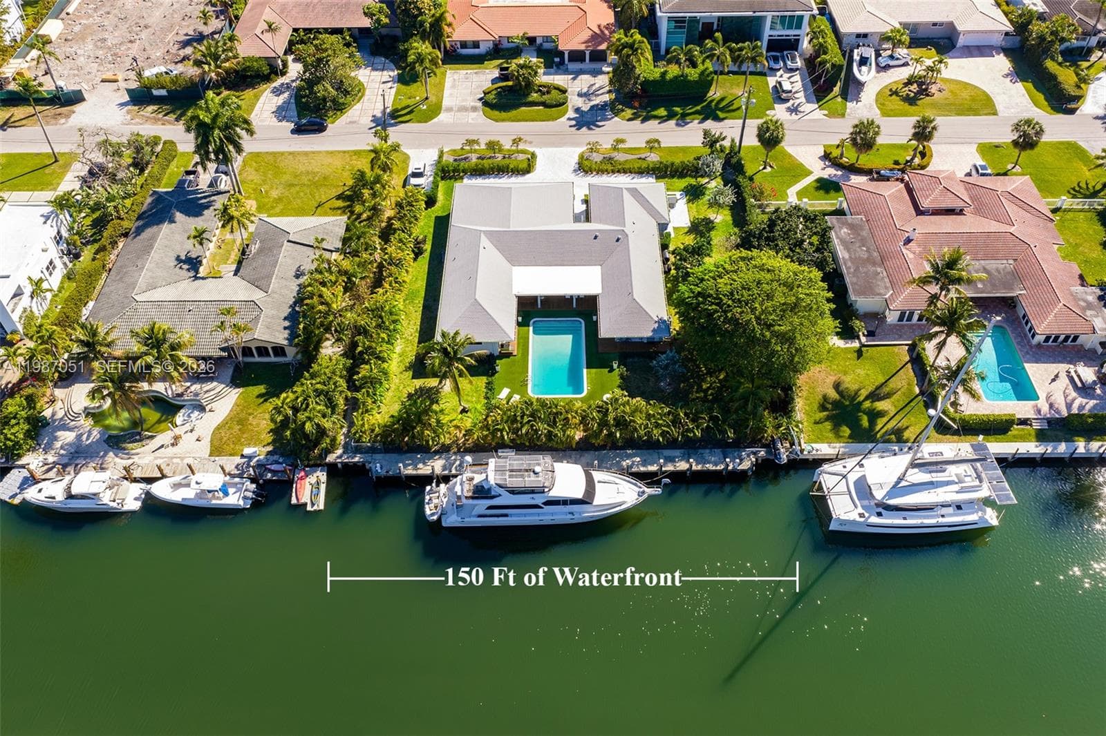 424 Alamanda Dr, Hallandale Beach, FL 33009 — zdjęcie 4