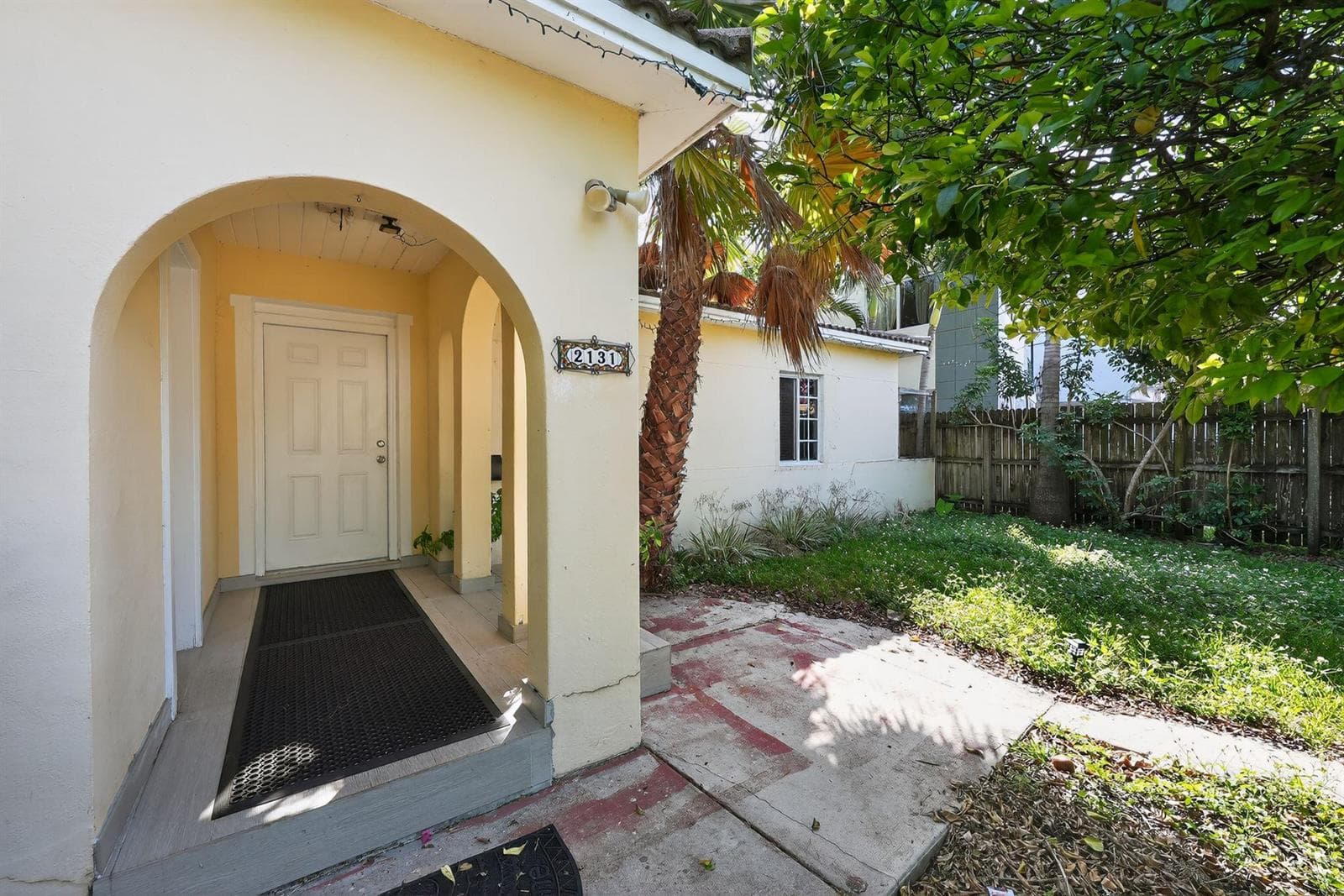 2131 Biarritz Drive, Miami Beach, FL 33141 — zdjęcie 3