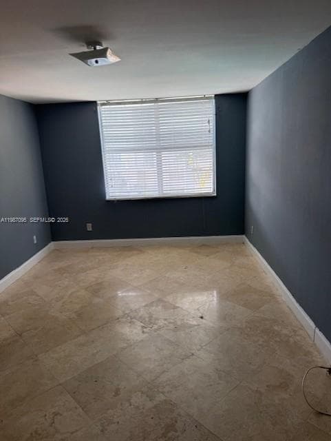 488 NW 165th St Rd # B-408, Miami, FL 33169 — zdjęcie 5