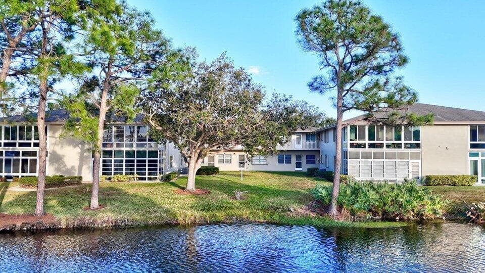 12 Lake Vista Trail # 201, Port St. Lucie, FL 34952 — zdjęcie 2