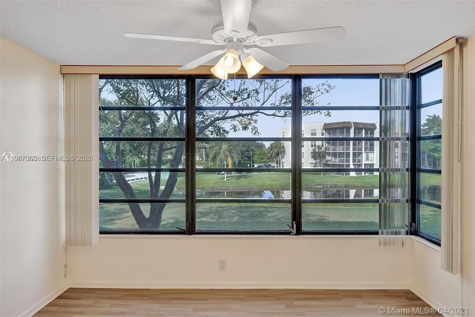 1715 Whitehall Dr # 202, Davie, FL 33324 — zdjęcie 2