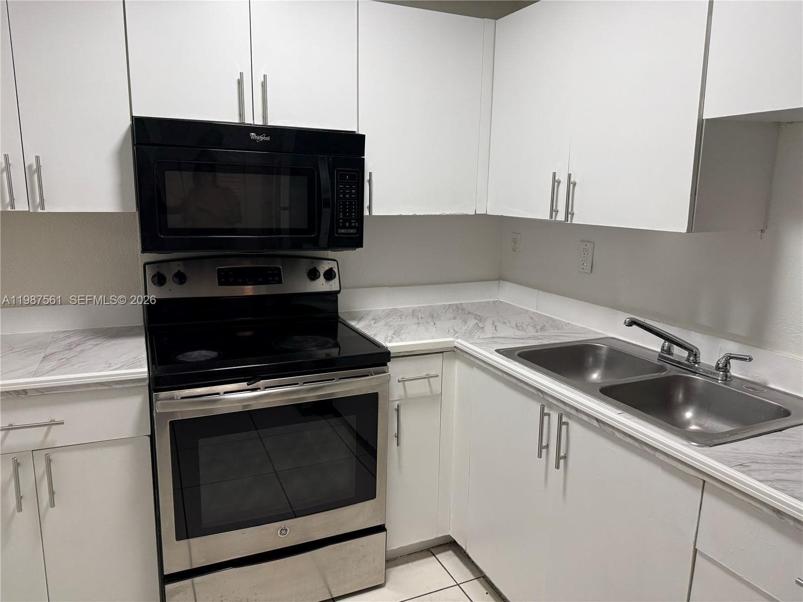 5755 W 20th Ave # 201, Hialeah, FL 33012 — zdjęcie 2