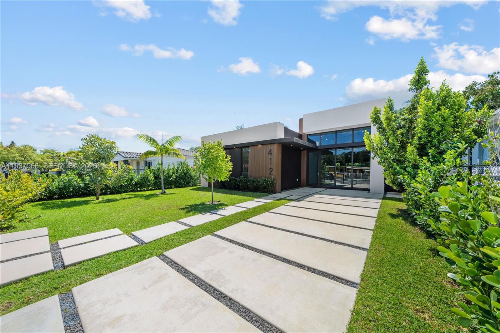 412 NW 47th St, Miami, FL 33127 — zdjęcie 2