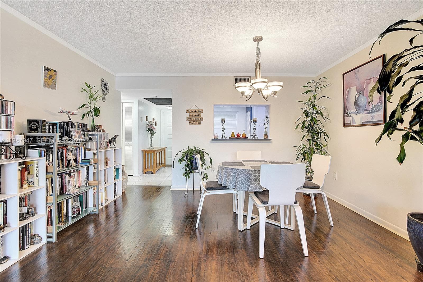 1100 Colony Point Cir # 302, Pembroke Pines, FL 33026