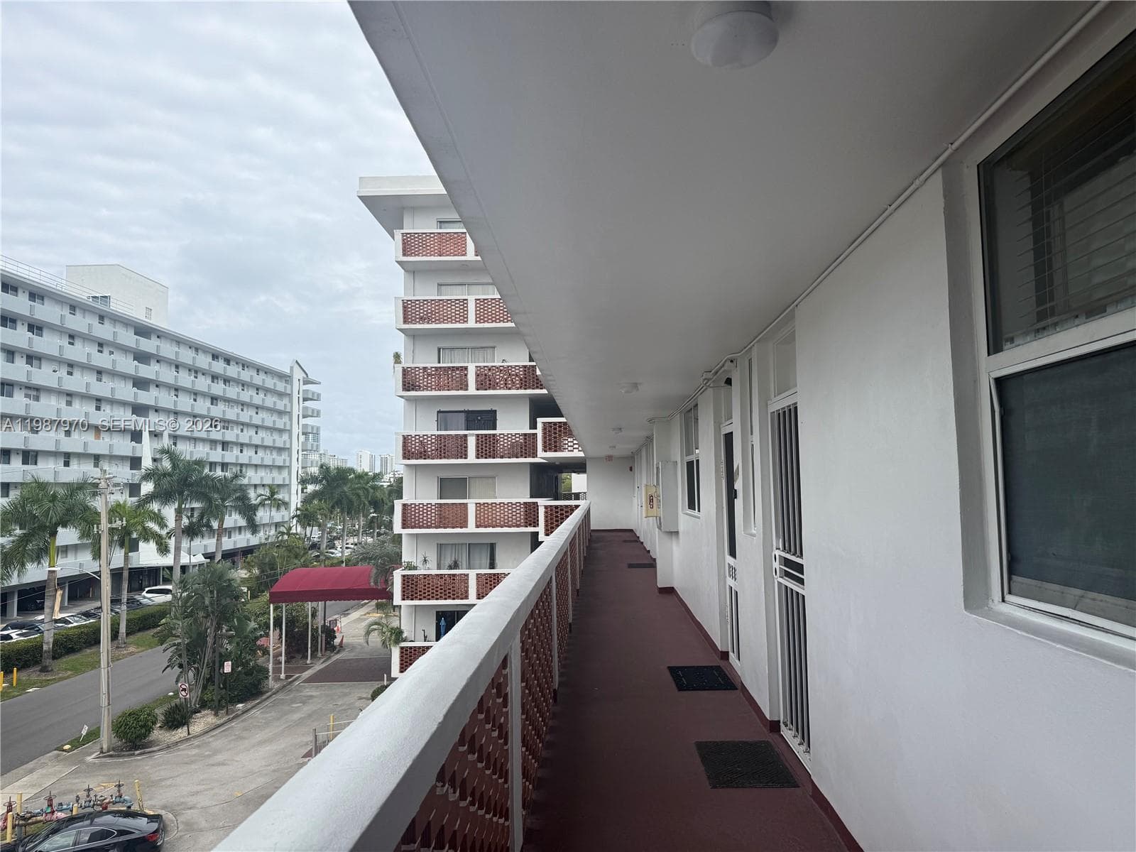 3660 NE 166th St # 415, North Miami Beach, FL 33160 — zdjęcie 4