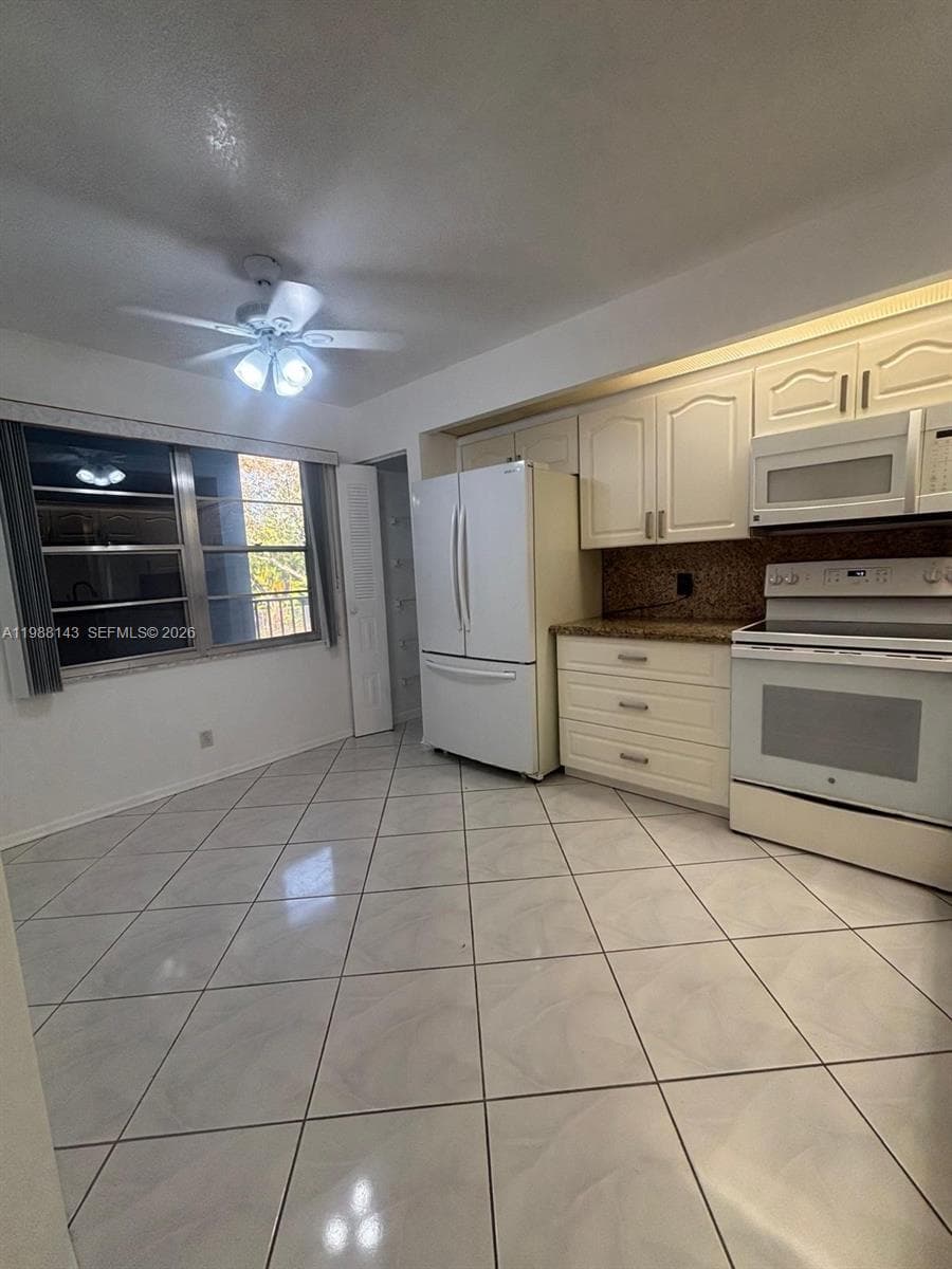 12600 SW 5th Ct # 208L, Pembroke Pines, FL 33027 — zdjęcie 3