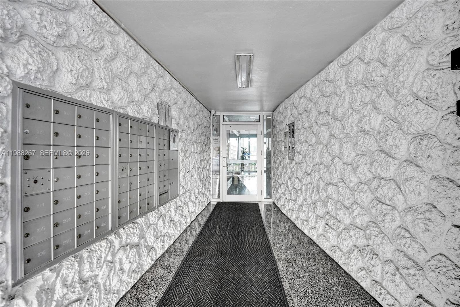 430 Golden Isles Dr # 201, Hallandale Beach, FL 33009 — zdjęcie 5
