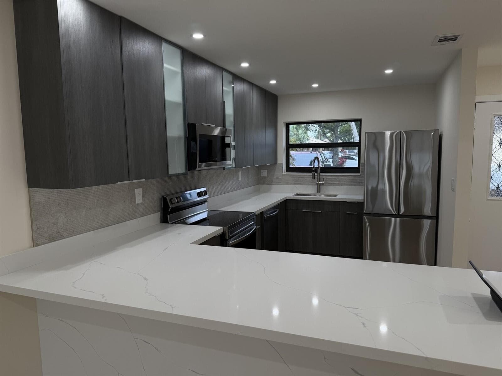 705 Banks Road, Margate, FL 33063 — zdjęcie 2