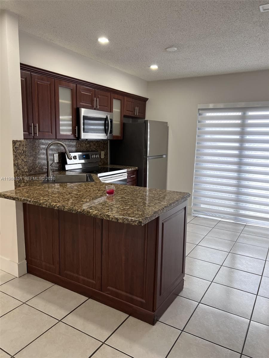 5480 W 21st Ct # 404, Hialeah, FL 33016 — zdjęcie 3