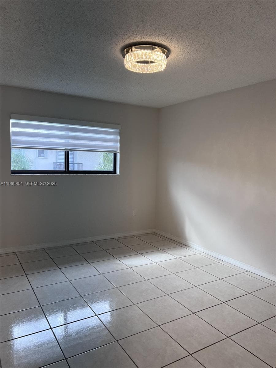 5480 W 21st Ct # 404, Hialeah, FL 33016 — zdjęcie 5