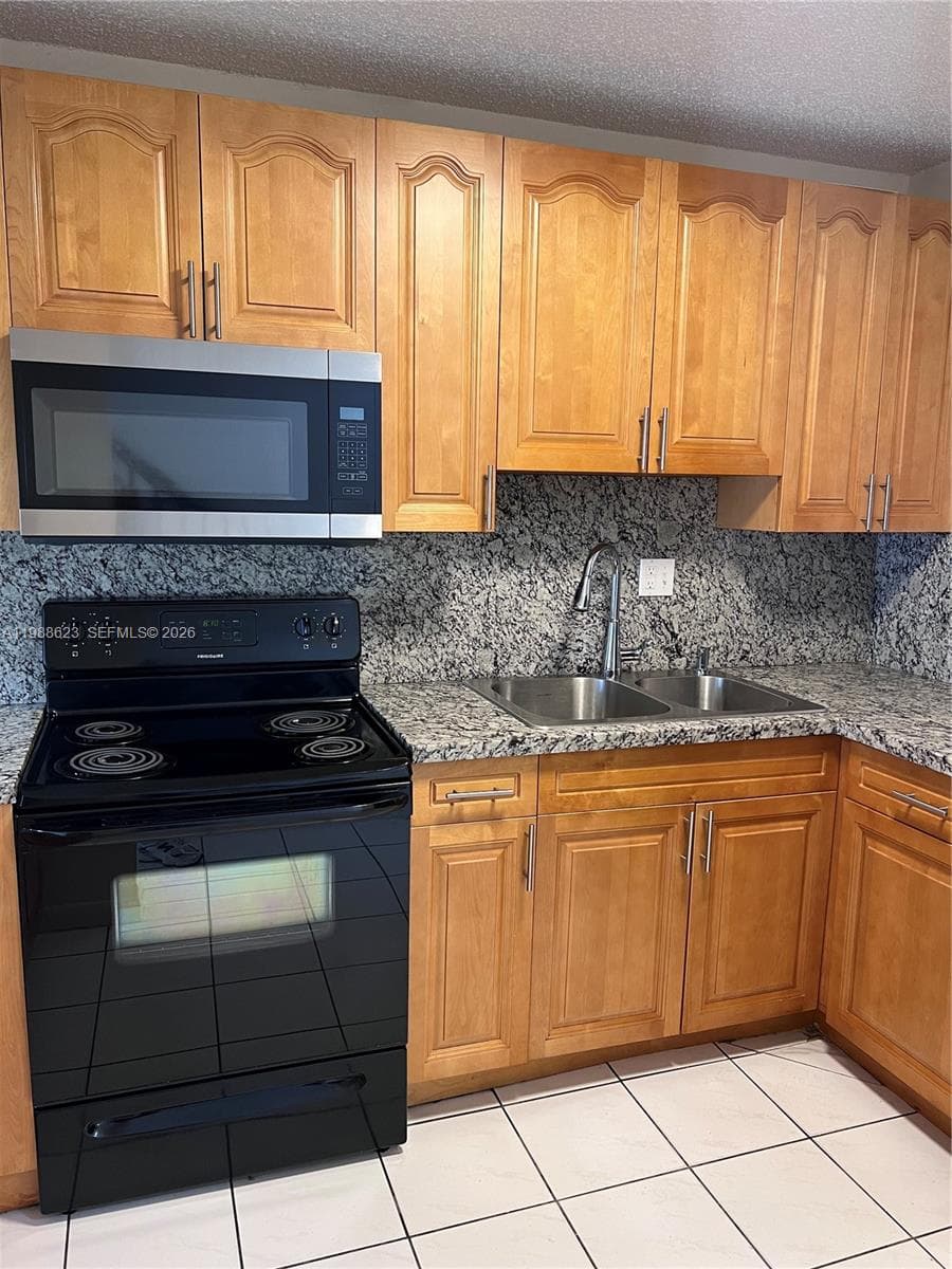 2750 W 76th St # 208, Hialeah, FL 33016 — zdjęcie 3
