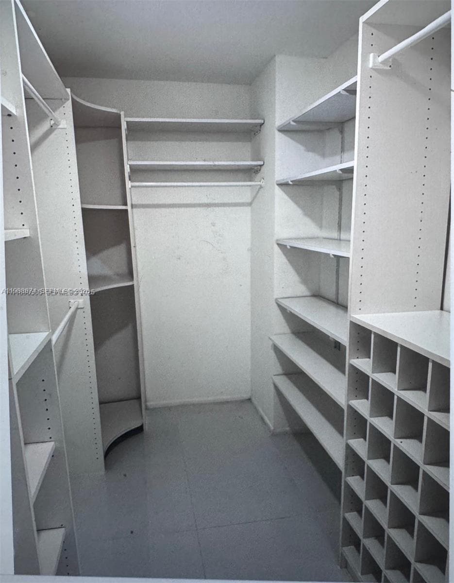 4000 Towerside Ter # 609, Miami, FL 33138 — zdjęcie 3